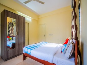 Fort Beach Service Apartment by OYO Rooms