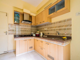Fort Beach Service Apartment by OYO Rooms