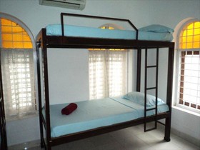Vedanta Wake up - Hostel/Backpacker