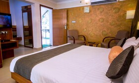 Contour Backwaters Resort & Convention Center