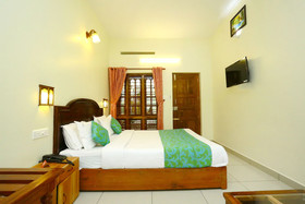 Hotel Periyar Canopy
