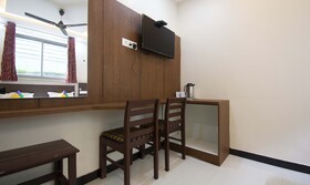 Lumino Rainbow By Treebo