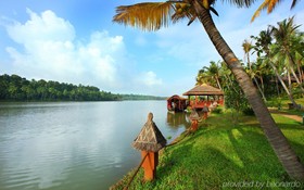 Fragrant Nature Backwater Resort & Ayurveda Spa
