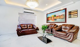 Highness Inn by Treebo Hotels