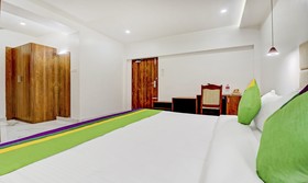 Highness Inn by Treebo Hotels