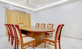 Highness Inn by Treebo Hotels