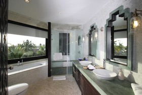 Vasundhara Sarovar Premiere