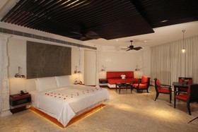 Vasundhara Sarovar Premiere