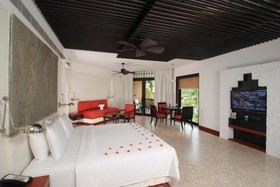 Vasundhara Sarovar Premiere