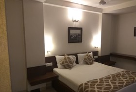 Anroute Stays121- ISBT Campus