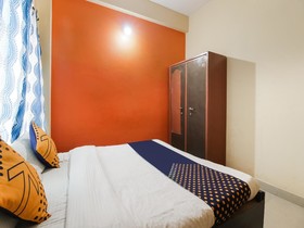 Hotel Aura Inn by OYO Rooms