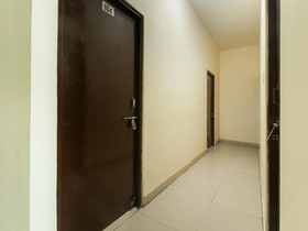 Hotel Aura Inn by OYO Rooms