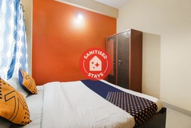Hotel Aura Inn by OYO Rooms