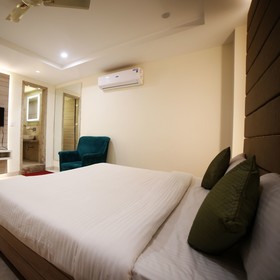 Hotel Avantika By MMR