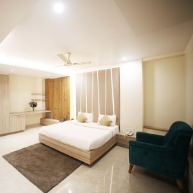 Hotel Avantika By MMR