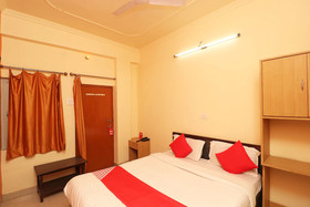 Hotel Cristal Park by OYO Rooms