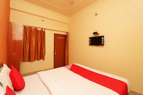 Hotel Cristal Park by OYO Rooms