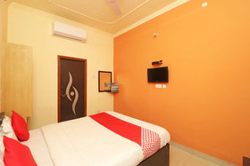 Hotel Cristal Park by OYO Rooms