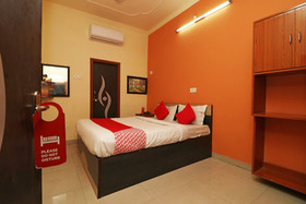 Hotel Cristal Park by OYO Rooms