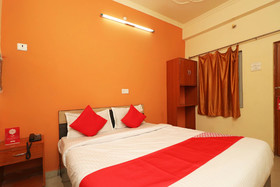 Hotel Cristal Park by OYO Rooms