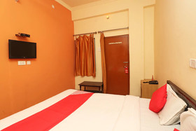 Hotel Cristal Park by OYO Rooms