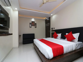 Capital O 15671 Hotel Jalsa Dlx