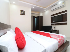 Capital O 15671 Hotel Jalsa Dlx