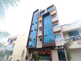 Capital O 15671 Hotel Jalsa Dlx