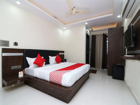 Capital O 15671 Hotel Jalsa Dlx