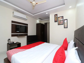 Capital O 15671 Hotel Jalsa Dlx