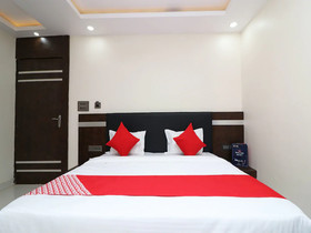 Capital O 15671 Hotel Jalsa Dlx
