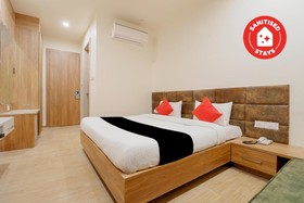 Capital O 82561 Hotel Om Palace