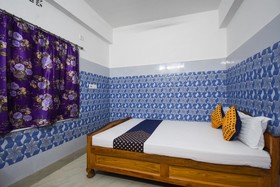 Hotel Prakash & Sons by OYO Rooms