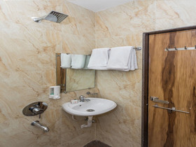 Hotel Shri Vilas By OYO Rooms