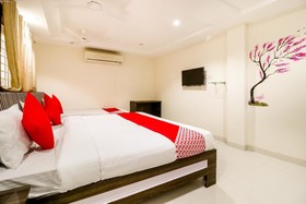 Jk Hotel by OYO Rooms