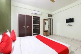 Moments Cafe And Restaurant by OYO Rooms