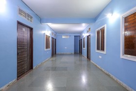 Moments Cafe And Restaurant by OYO Rooms