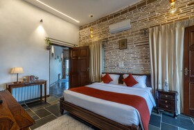 Moonstone Bhopal Ama Stays & Trails