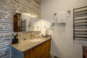 Moonstone Bhopal Ama Stays & Trails