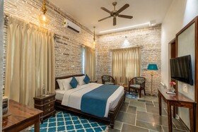 Moonstone Bhopal Ama Stays & Trails