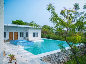 Moonstone Bhopal Ama Stays & Trails