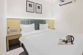 Oasis Yellow Courtyard by Fabhotel