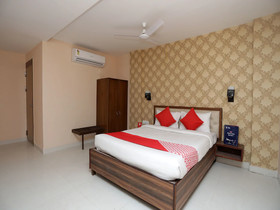 OYO 13134 Grand Regency
