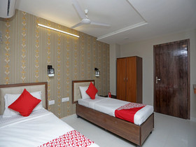 OYO 13134 Grand Regency