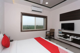 OYO 19312 Hotel Shiv Shakti
