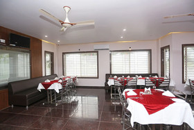 OYO 19312 Hotel Shiv Shakti