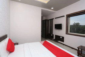 OYO 19312 Hotel Shiv Shakti