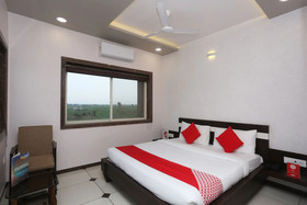 OYO 19312 Hotel Shiv Shakti