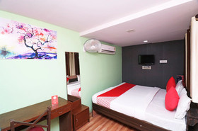 OYO 23419 People's Club