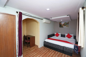 OYO 23419 People's Club